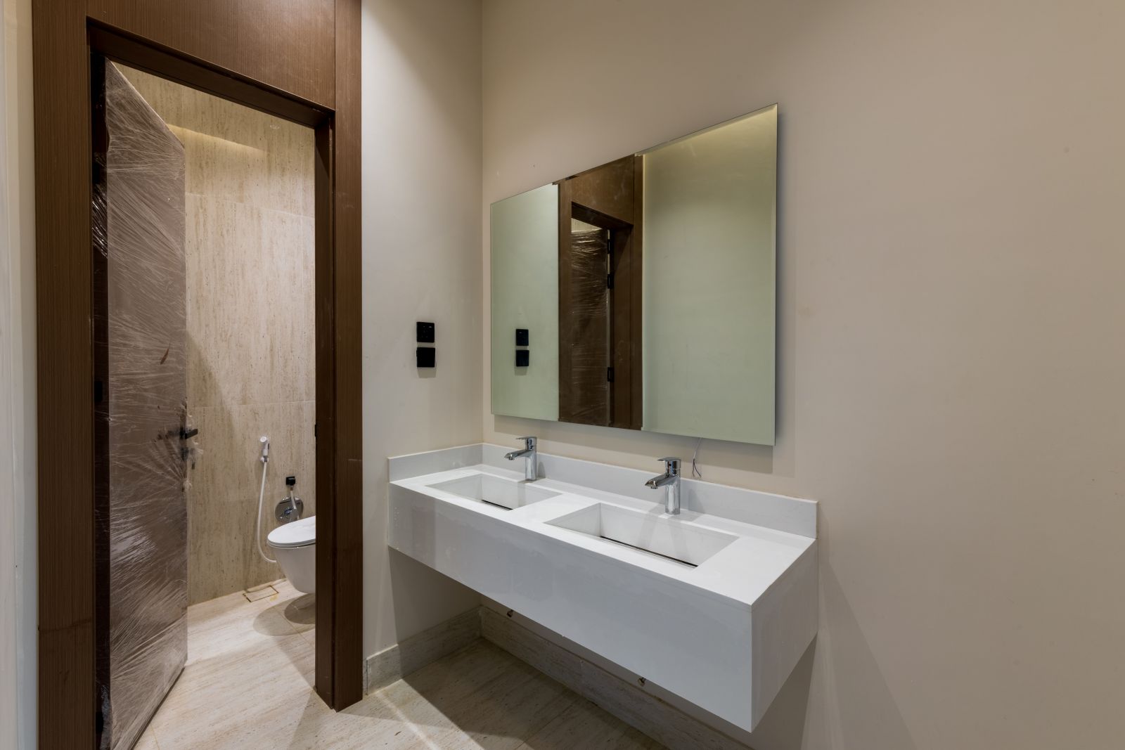AAALM_9307-HDR