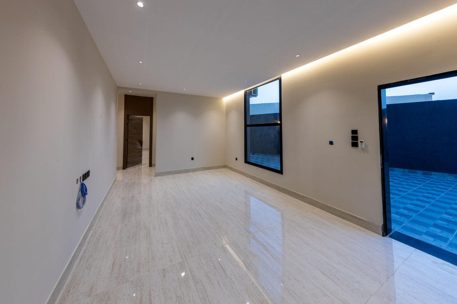 AAALM_9342-HDR